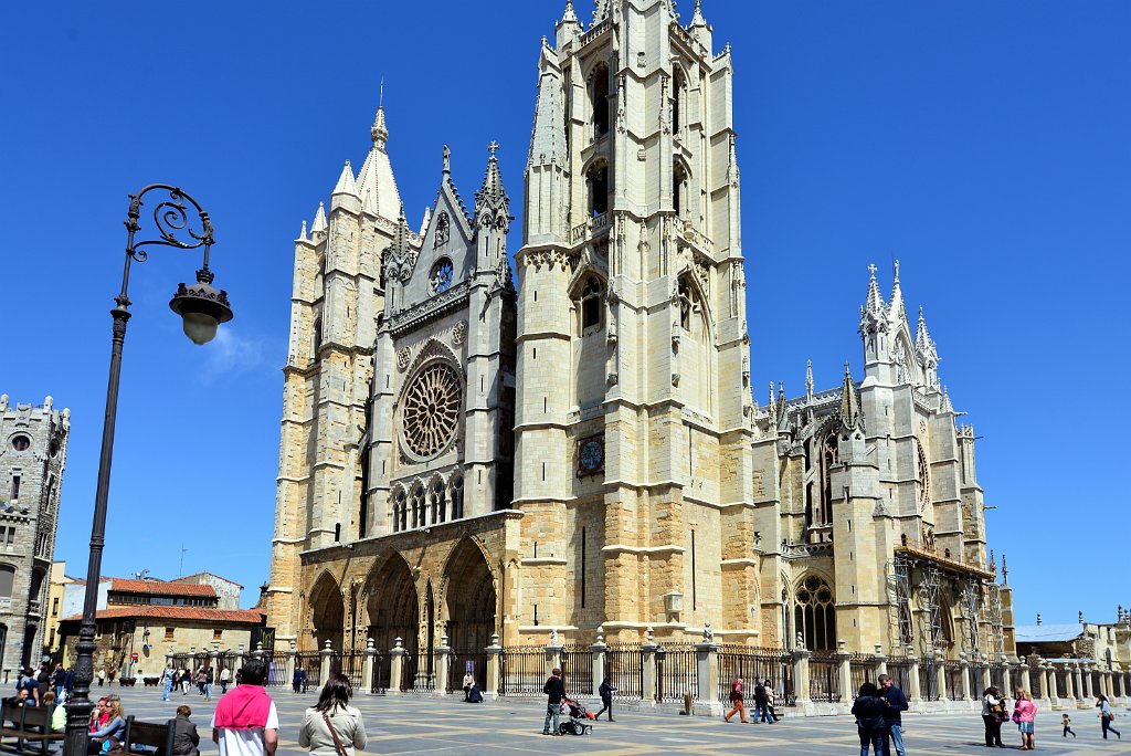 12 Leon - Cattedrale.JPG